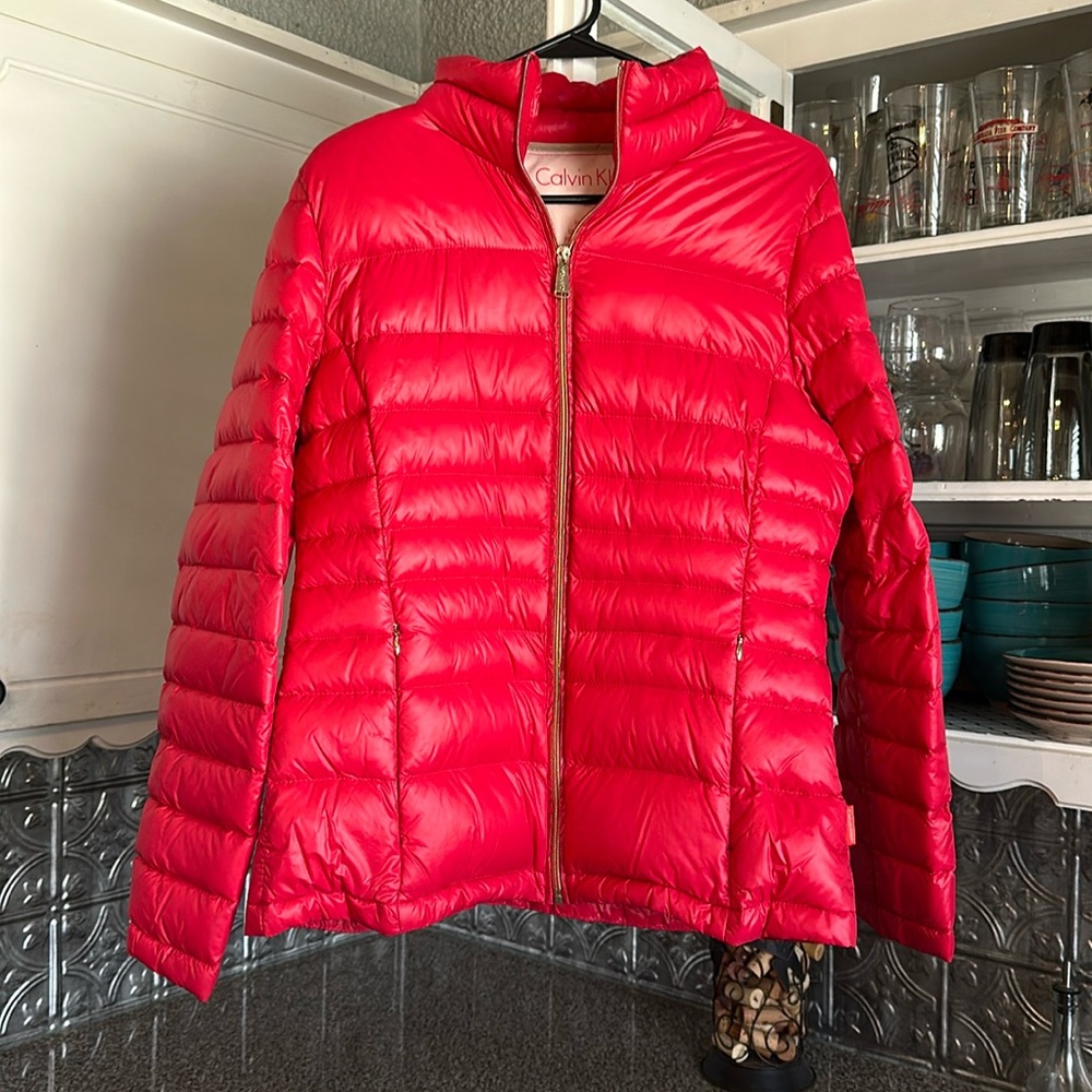 EUC Calvin Klein lightweight premium down puff coat.